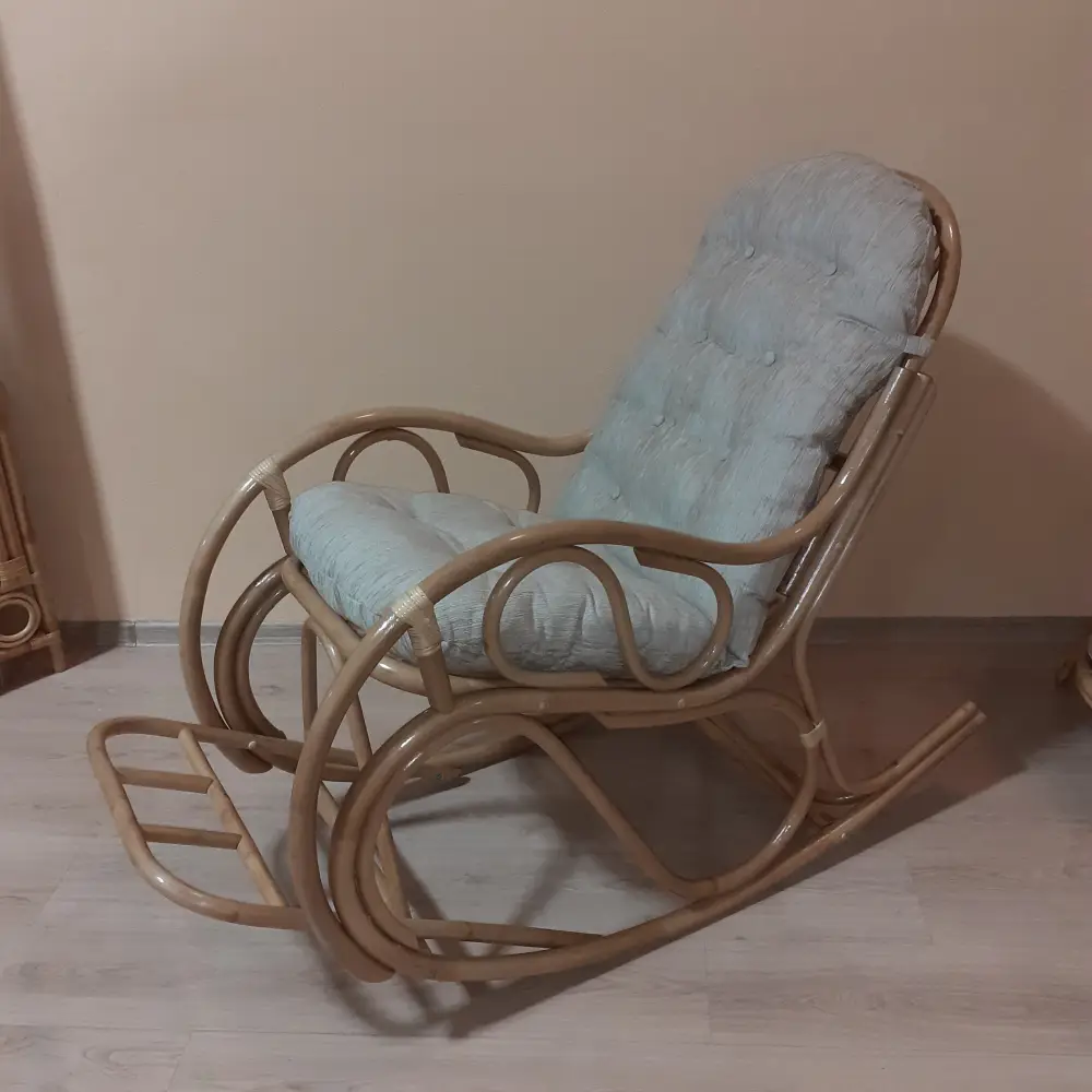 Плетеная кресло качалка
